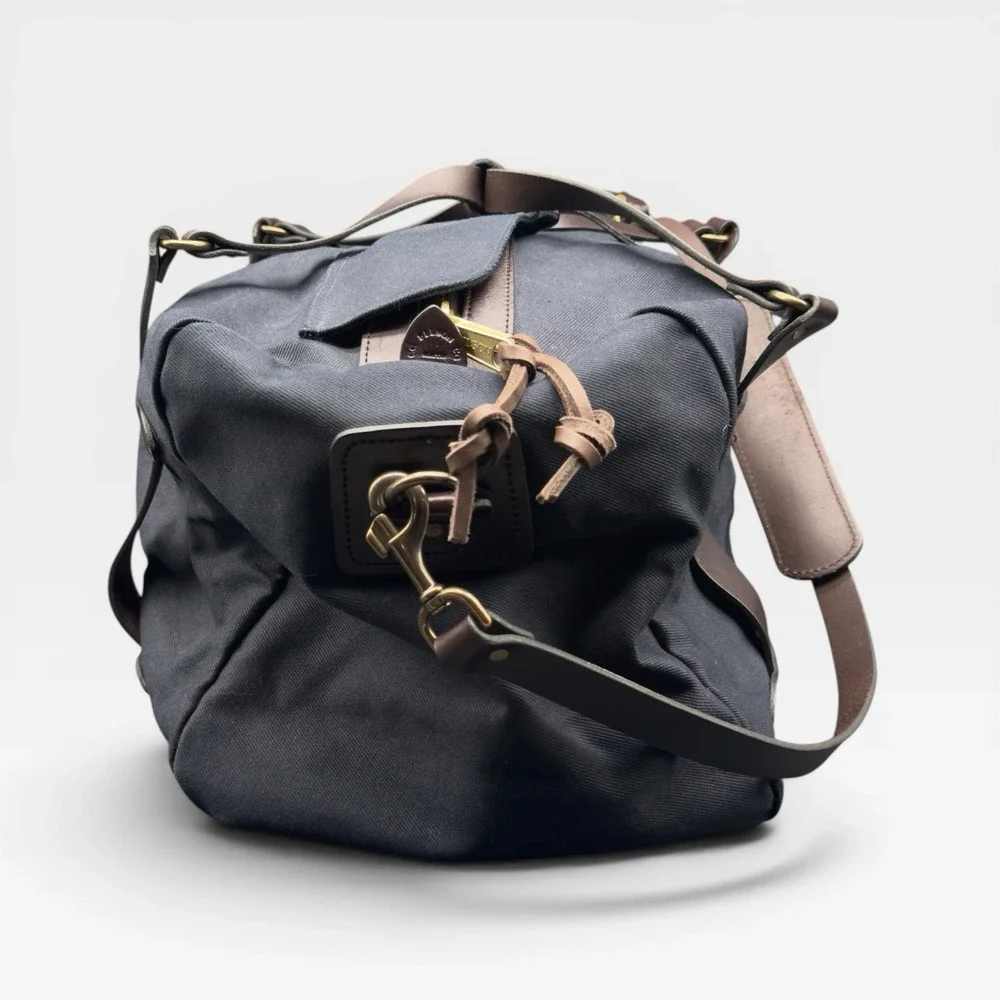 Filson Medium Rugged Twill Duffle Bag Navy Blue Leather Trim Travel Weekender